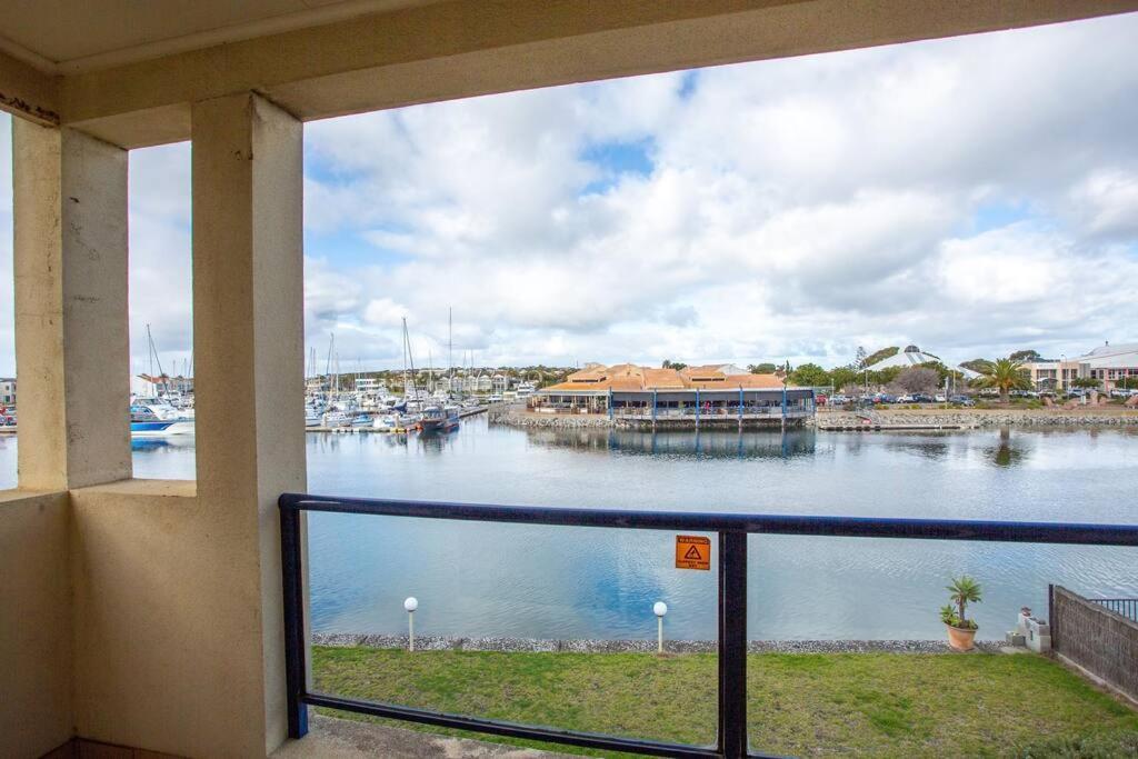 Waterfront Townhouse - Picturesque Marina Views Διαμέρισμα Port Lincoln Εξωτερικό φωτογραφία